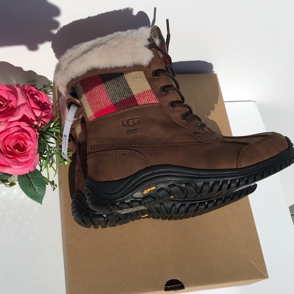 UGG ADIRONDACK II BOOTS PLAID - Picture 4 of 10